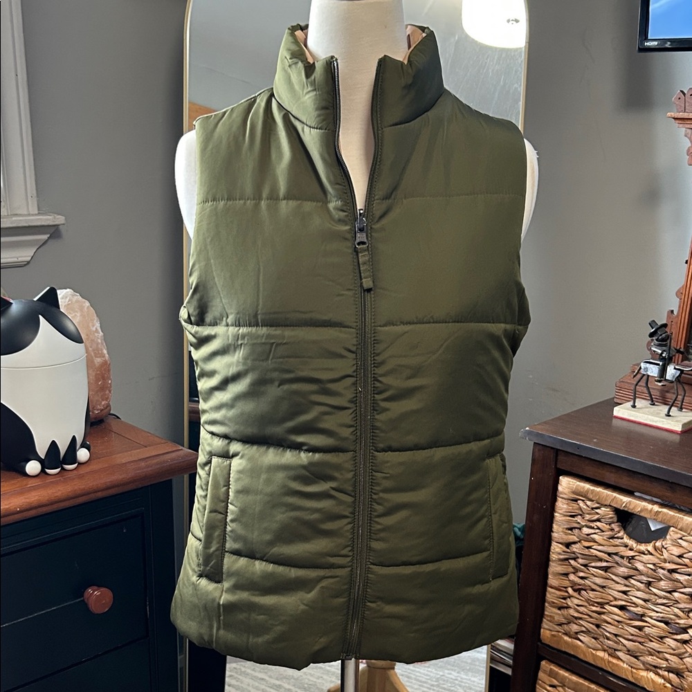 Olive Green Quilted Puffer Vest - Women's Sleeveless Jacket